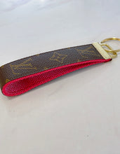 Load image into Gallery viewer, Louis Vuitton Key Rings