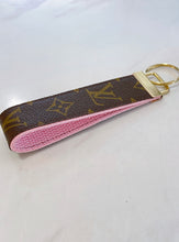 Load image into Gallery viewer, Louis Vuitton Key Rings
