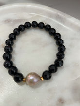 Load image into Gallery viewer, Black Spinel + Pearl