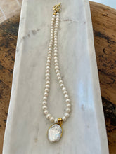 Load image into Gallery viewer, Natural Pearl &amp; Gold Gemstone Necklaces
