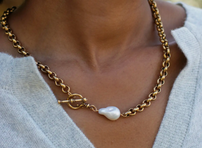Liz Pearl Necklace