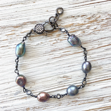Load image into Gallery viewer, Pearl Bracelets
