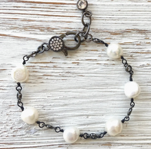 Load image into Gallery viewer, Pearl Bracelets
