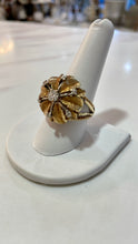 Load image into Gallery viewer, Antique Dome Diamond Flower Ring
