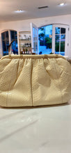 Load image into Gallery viewer, Vintage Ivory Snakeskin Clutch
