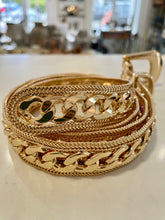 Load image into Gallery viewer, Pre-loved Gold Chain Link Buckle Belt
