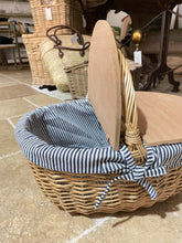 Load image into Gallery viewer, Picnic Basket Flat Top - The Dorothy
