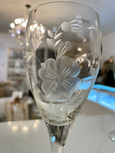 Load image into Gallery viewer, Vintage Floral Etched Flutes set of 4 Glasses
