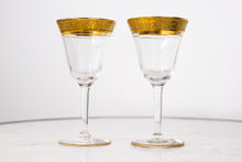 Load image into Gallery viewer, Vintage Wine Glasses set of 2
