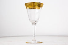 Load image into Gallery viewer, Vintage Wine Glasses set of 2
