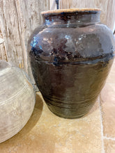 Load image into Gallery viewer, Vintage Pots Glazed Black
